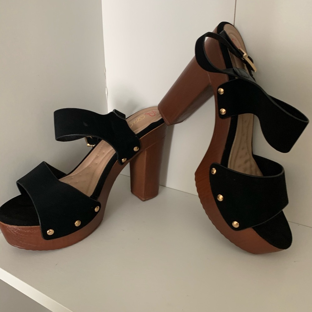 Black comfy Heels